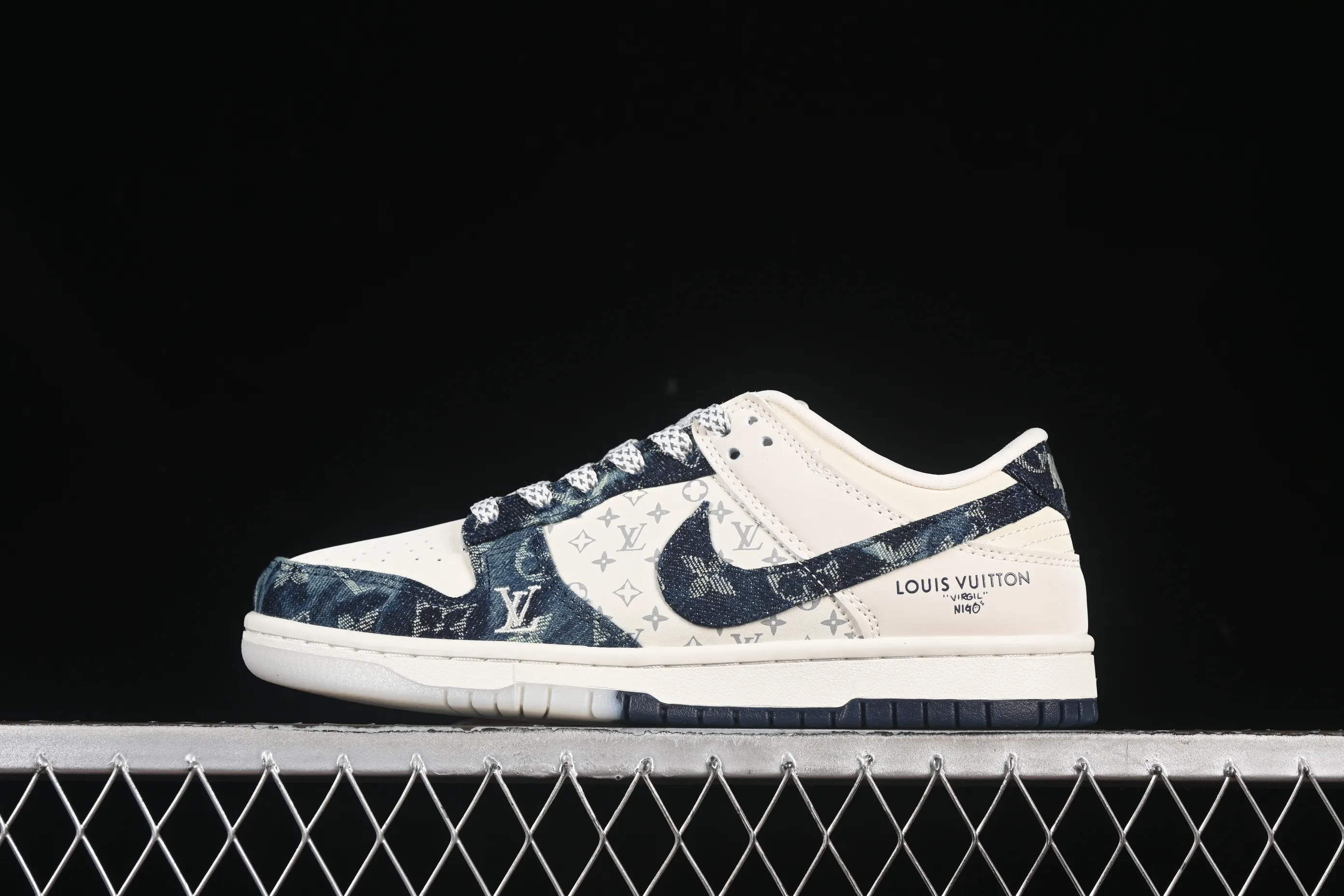 All categories Nk SB Dunk Series Nk SB Dunk Low High-end customized low-top sneakers Nike SB Dunk Low LV co-branded dark blue denim Anniversary high-end customized low-top casual sneakers CH8311-288